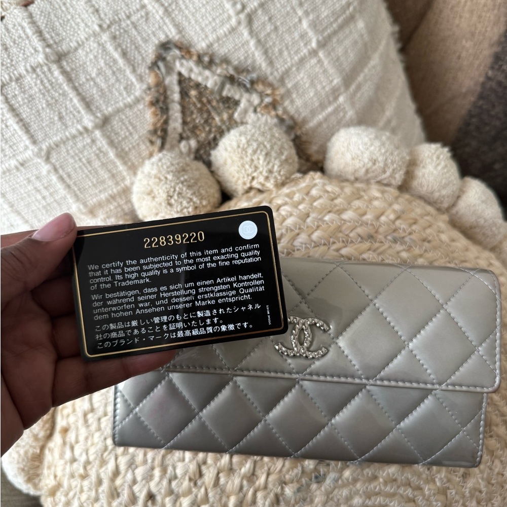 1 - Chanel Quilted Patent Leather Wallet - Picture 4 of 5